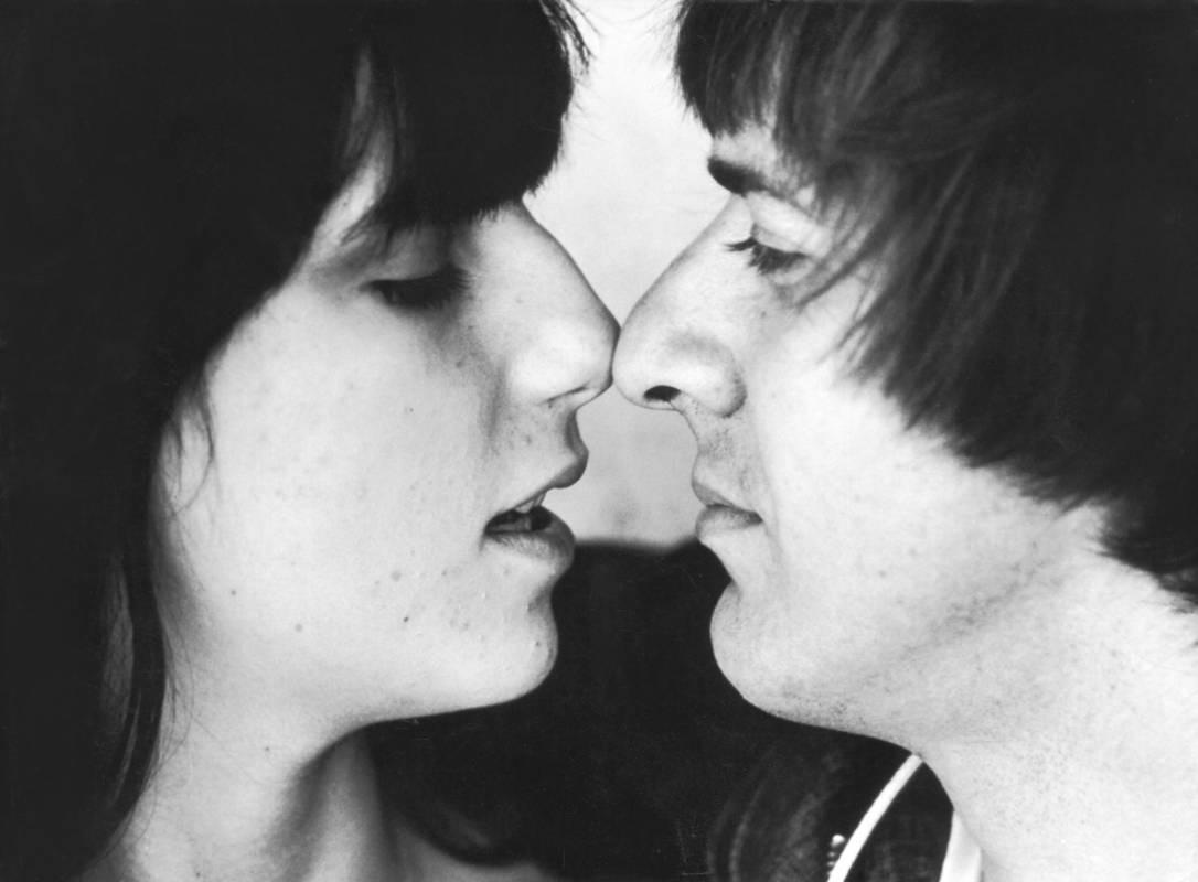 77-летняя певица Шер 77-летняя певица Шер