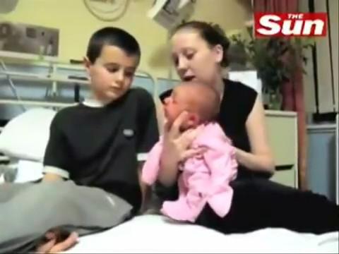 Они одни из самых молодых родителей в мире.