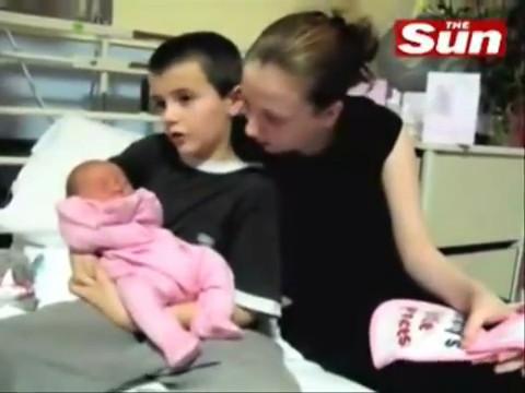 Они одни из самых молодых родителей в мире.