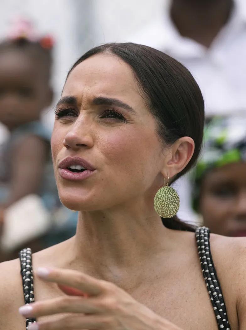 Меган Маркл и принц Гарри в Нигерии