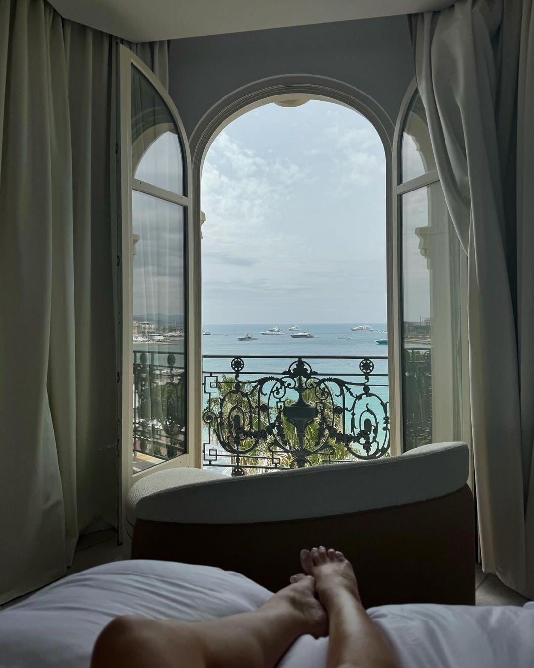 Роузи Хантингтон-Уайтли опубликовала в сети очень смелое фото.