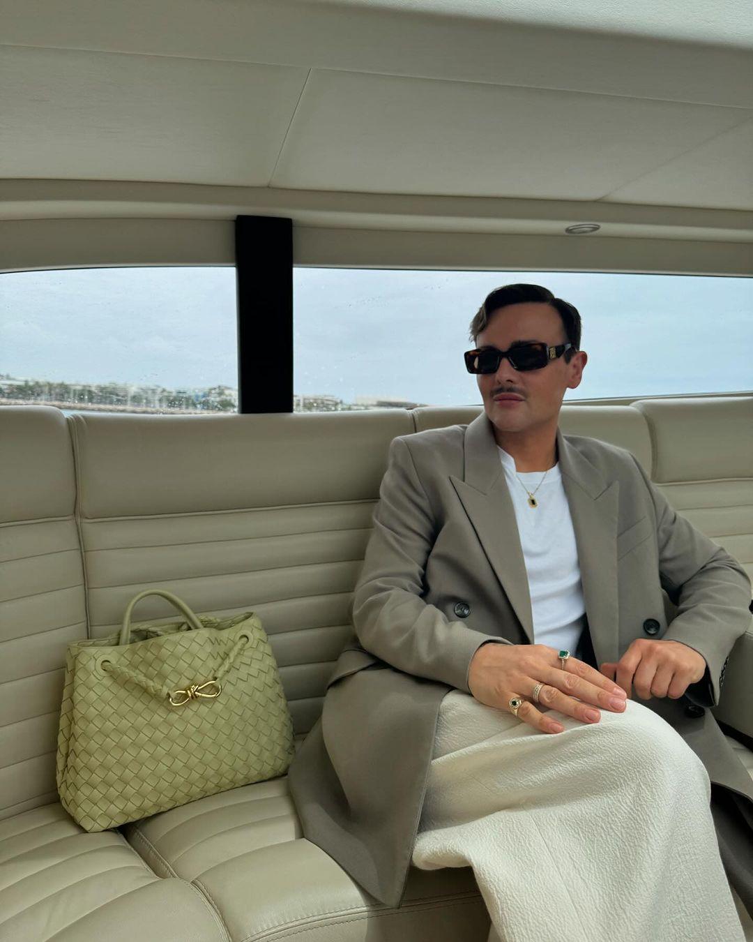 Роузи Хантингтон-Уайтли опубликовала в сети очень смелое фото.