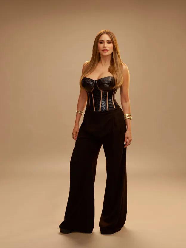 София Вергара в латексном корсете София Вергара в латексном корсете