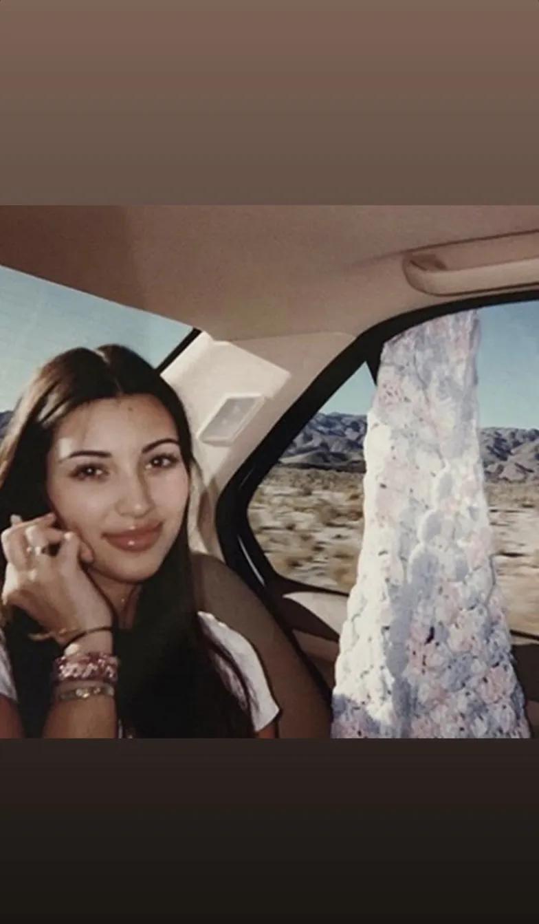 Ким Кардашьян показала фото из молодости. Вот как она выглядела до операции Ким Кардашьян показала фото из молодости. Вот как она выглядела до операции