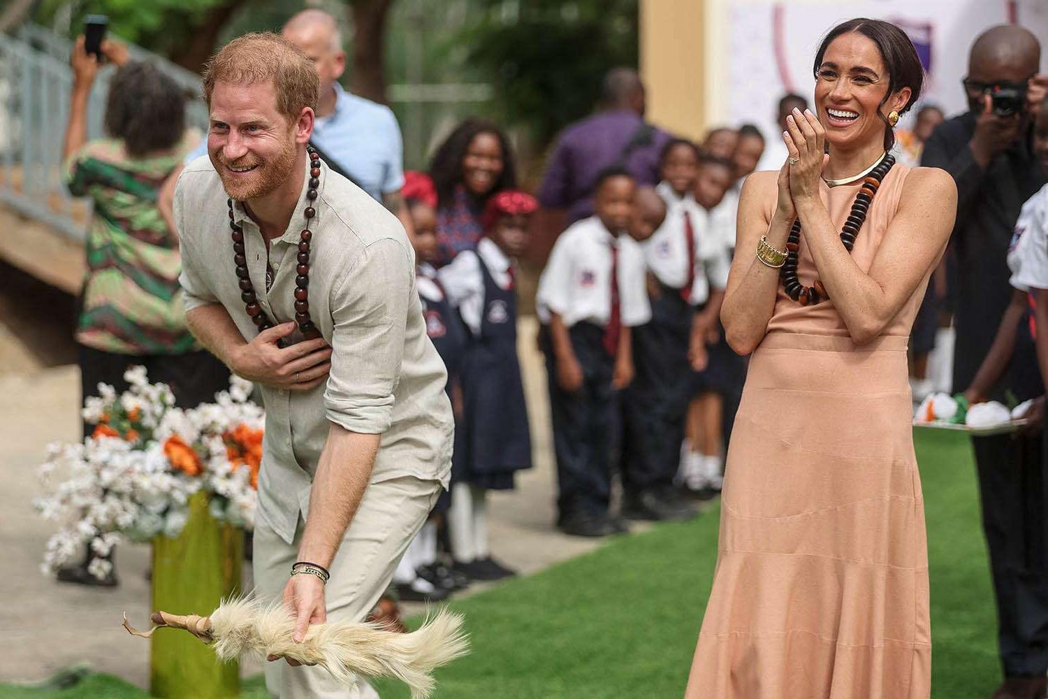 Гарри и Меган в Нигерии