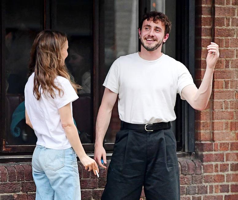 Натали Портман и Пол Мескаль тянутся друг к другу?