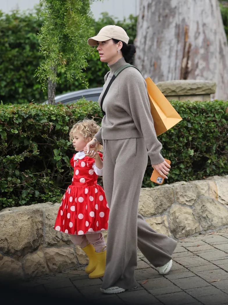 Кэти Перри в объективе папарацци