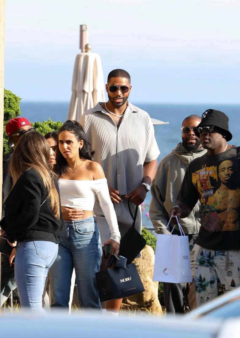 Хлоя Кардашьян и Тристан Томпсон за обедом