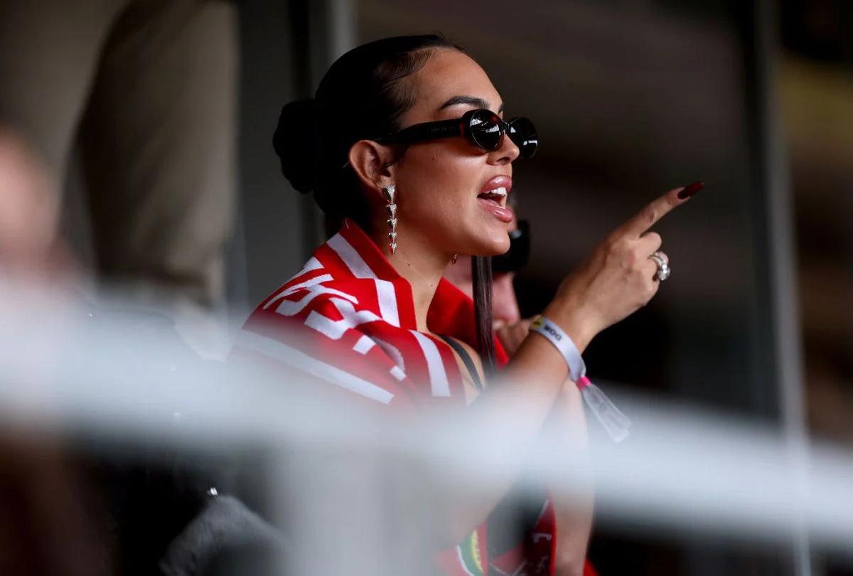 Джорджина Родригес поддержала любимого во время матча против Турции.