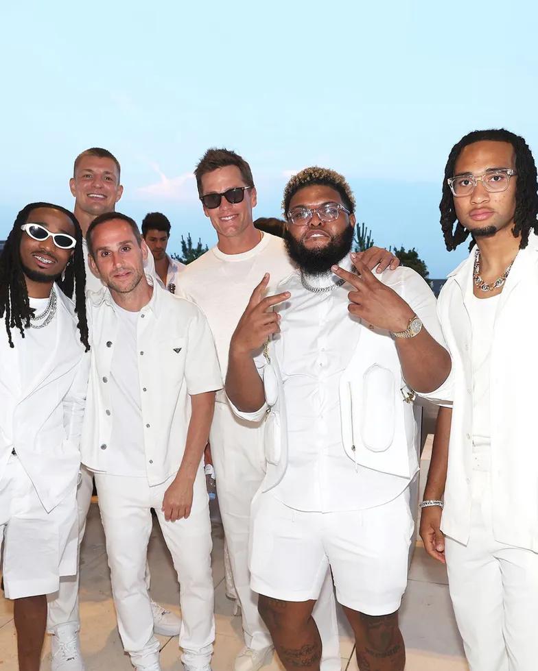 Толпа звезд на «белой вечеринке» Михаила Рубина