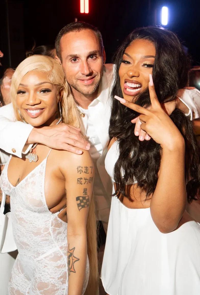 Толпа звезд на «белой вечеринке» Михаила Рубина