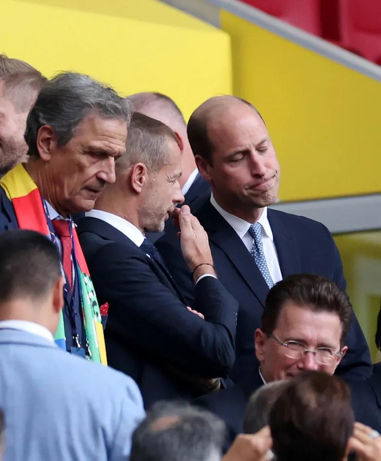 Принц Уильям болеет на матче Англия-Швейцария