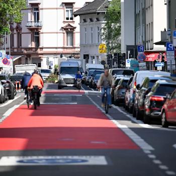 Немцы смеются над собой. Более 560 знаков на короткой дороге