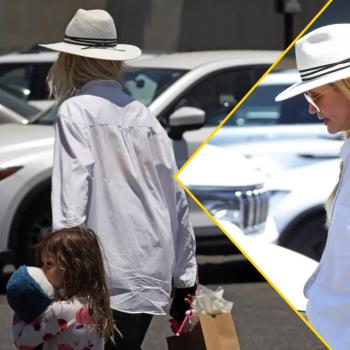 51-летняя Кэмерон Диас избегает папарацци во время прогулки с четырехлетней дочерью
