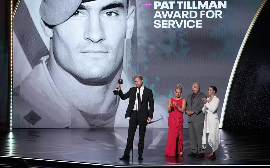 Меган Маркл и принц Гарри на гала-концерте Меган Маркл и принц Гарри на гала-концерте в Лос-Анджелесев Лос-Анджелесе