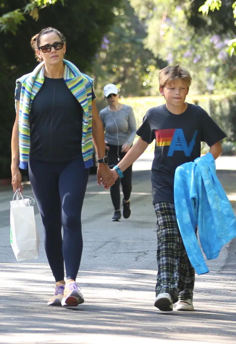 Бен Аффлек перестал носить обручальное кольцо