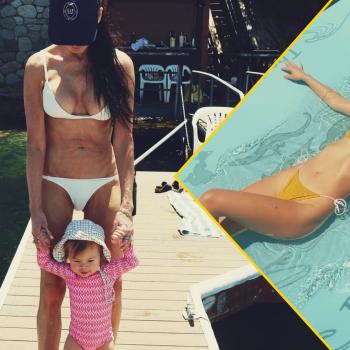 61-летняя Деми Мур позирует с внучкой и впечатляет фигурой в бикини