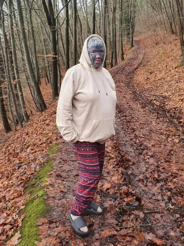 У Мелиссы Слоан БОЛЕЕ 800 татуировок