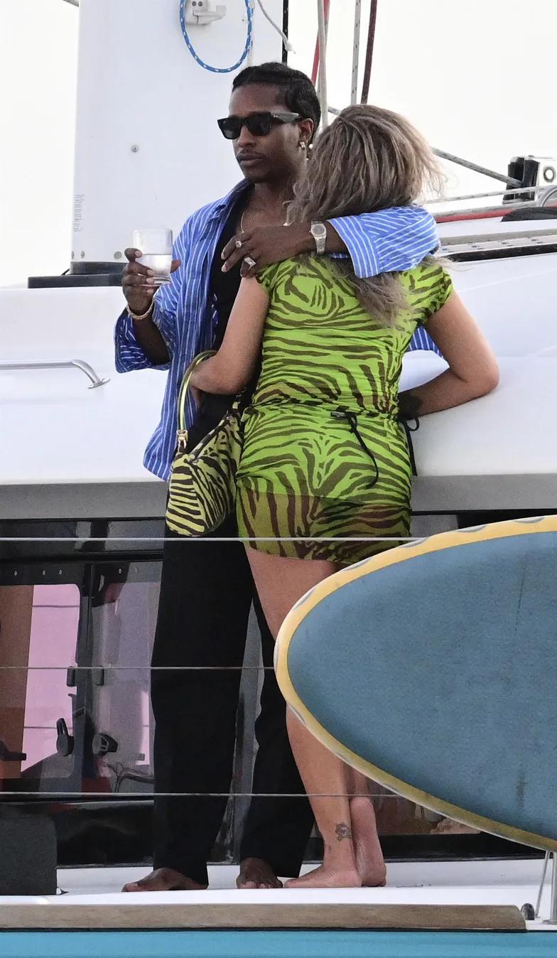 Рианна и вечеринка ASAP Rocky на яхте