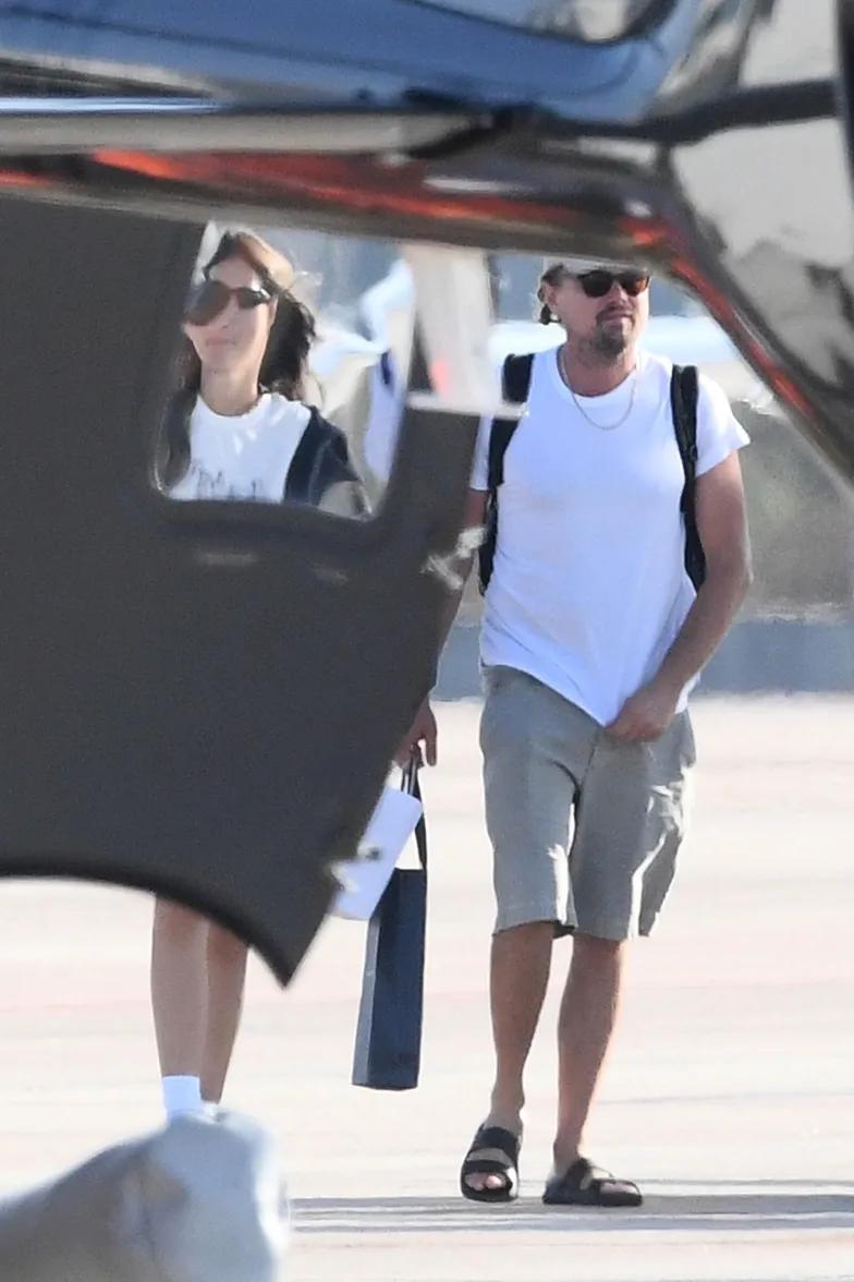 Леонардо ДиКаприо прилетел с возлюбленной на роскошную яхту Джеффа Безоса