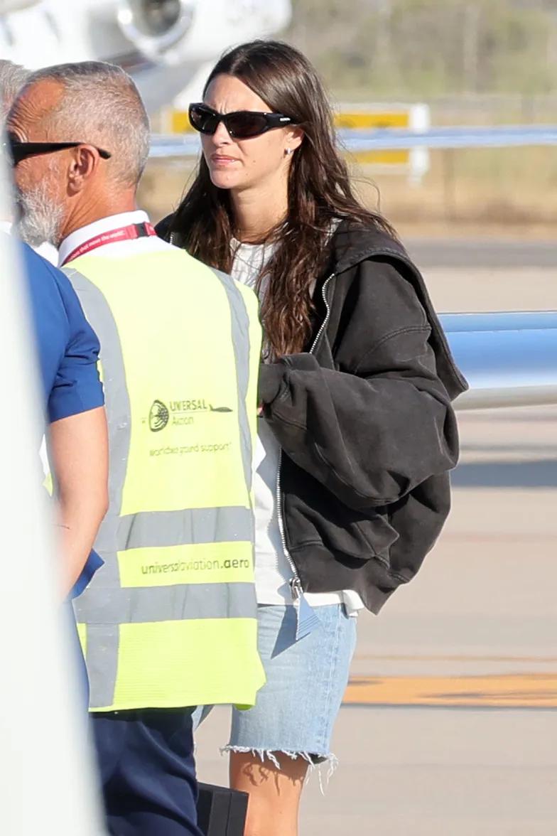 Леонардо ДиКаприо прилетел с возлюбленной на роскошную яхту Джеффа Безоса