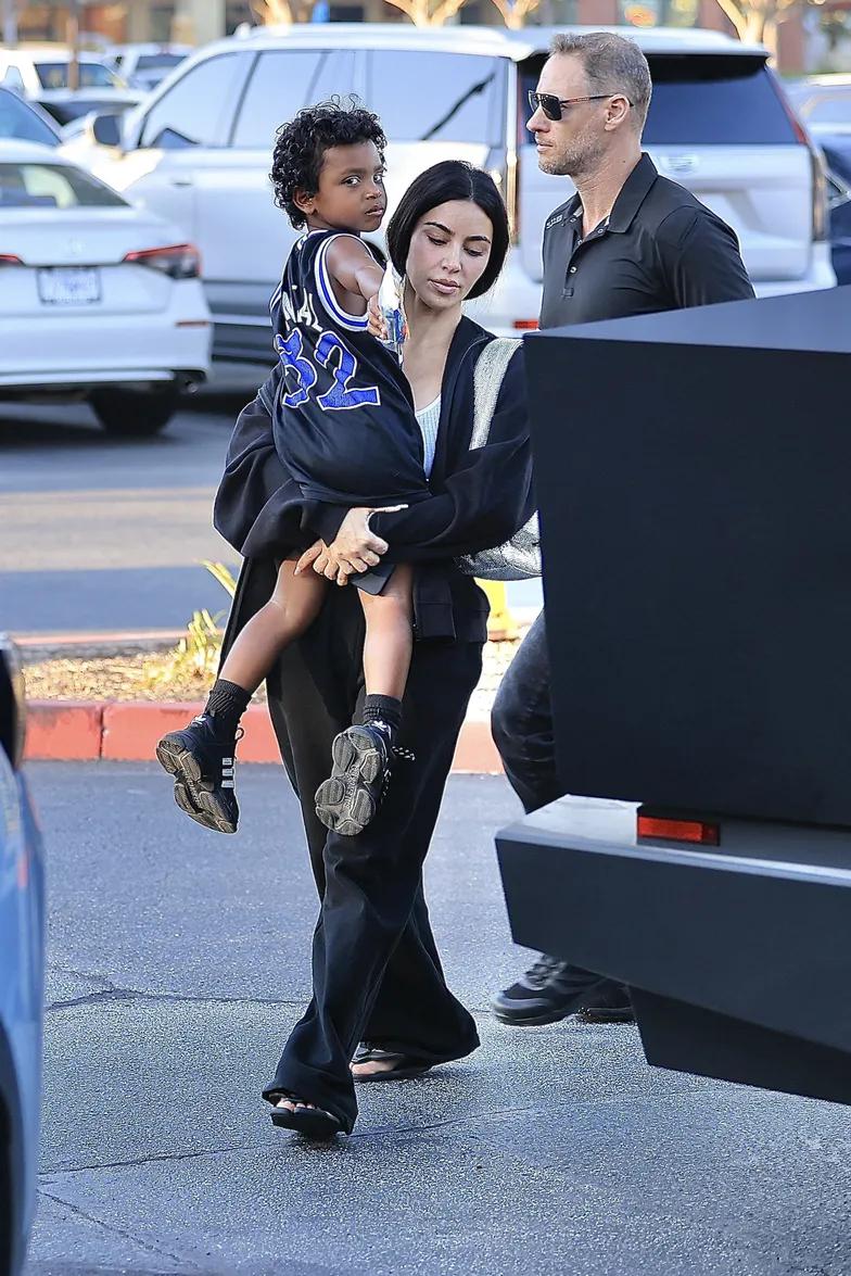 Ким Кардашьян без макияжа