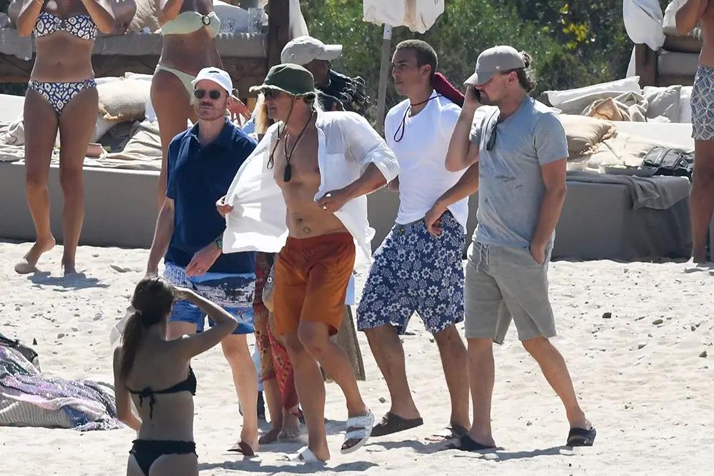 Джефф Безос,Кэти Перри, Орландо Блум, Леонардо Ди Каприо,Виттория Черетти Джефф Безос,Кэти Перри, Орландо Блум, Леонардо Ди Каприо,Виттория Черетти