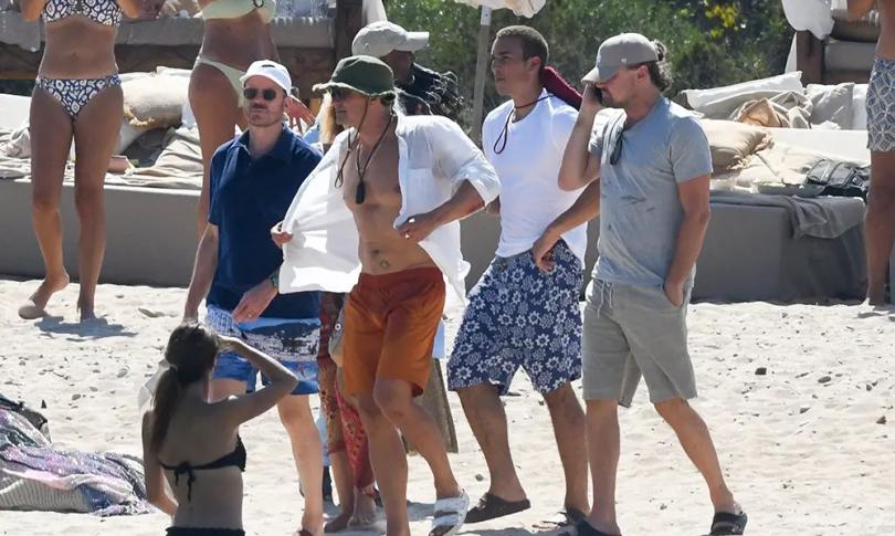 Джефф Безос,Кэти Перри, Орландо Блум, Леонардо Ди Каприо,Виттория Черетти Джефф Безос,Кэти Перри, Орландо Блум, Леонардо Ди Каприо,Виттория Черетти