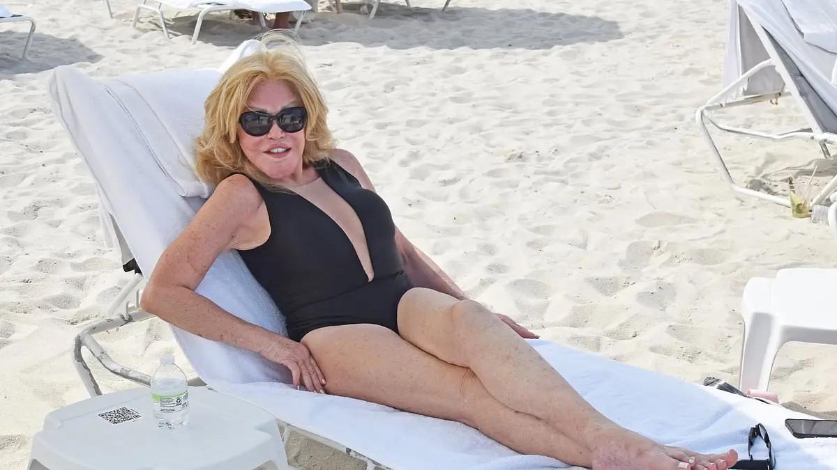 Женщина-кошка