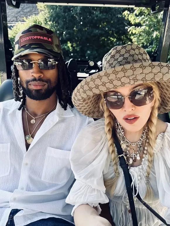 Мадонна отметила день рождения своих близнецов