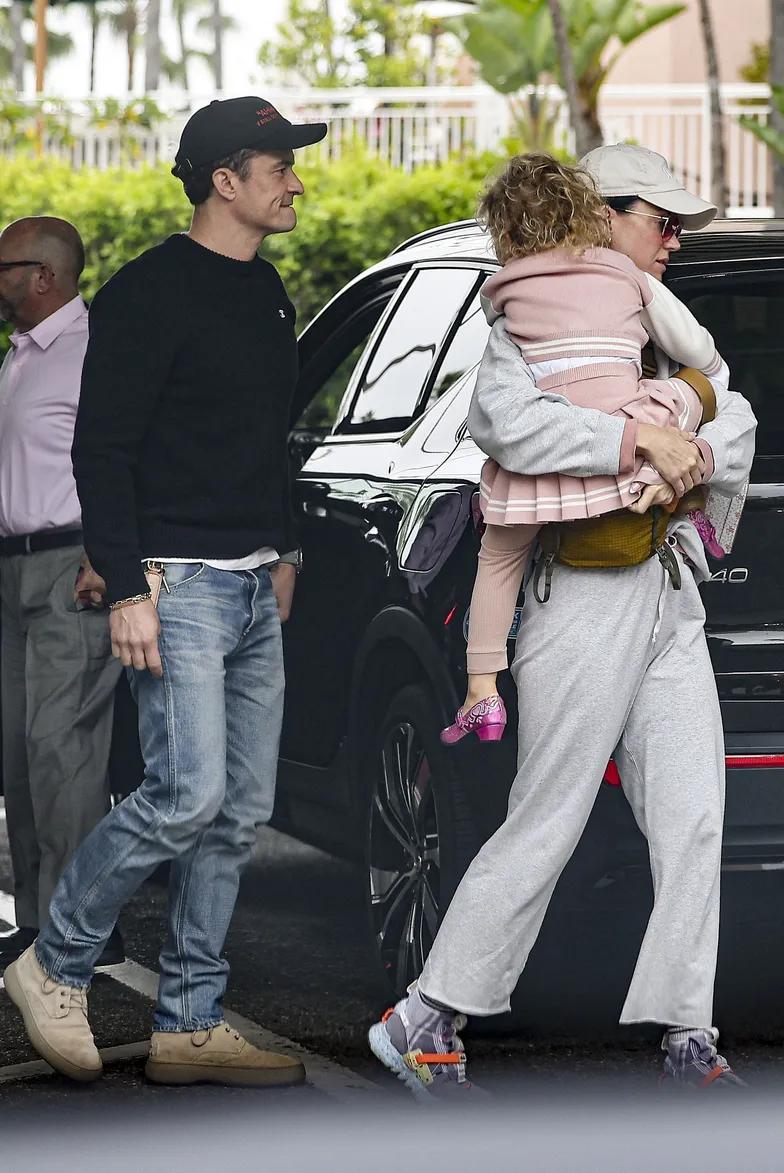 Кэти Перри и Орландо Блум «застали» с дочерью в Беверли-Хиллз