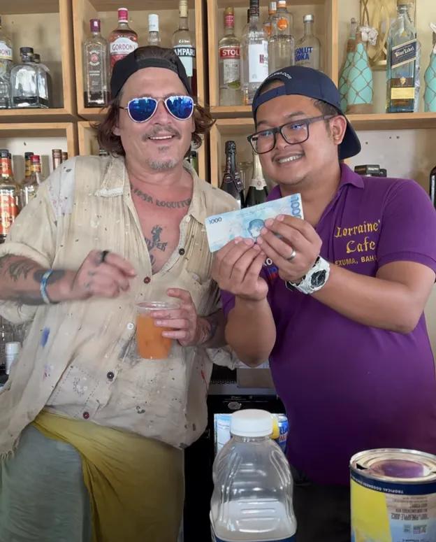 Джонни Депп представил совершенно новую улыбку