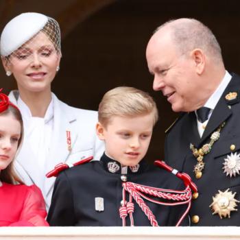 Самая грустная принцесса в мире наконец-то улыбается