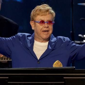 Элтон Джон почти ослеп. «Я потерял правый глаз. Последние несколько месяцев были настоящим испытанием»