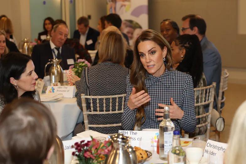 Герцогиня Кейт посетила благотворительную организацию Герцогиня Кейт посетила благотворительную организацию