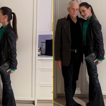 Кэтрин Зета-Джонс поделилась трогательным фото поцелуя с мужем, который старше её на целых ЧЕТВЕРТЬ ВЕКА