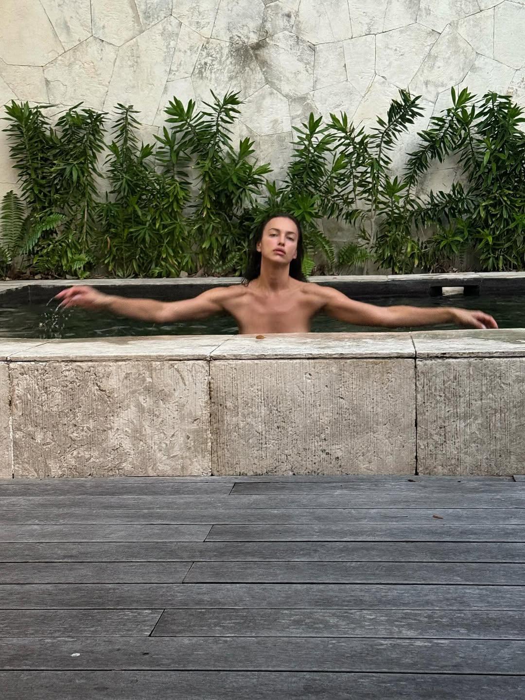 Ирина Шейк демонстрирует свою фигуру Ирина Шейк демонстрирует свою фигуру