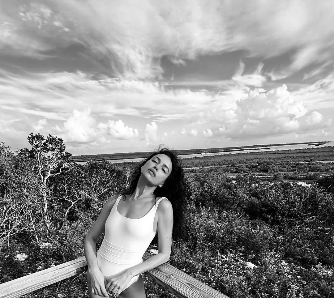 Ирина Шейк демонстрирует свою фигуру Ирина Шейк демонстрирует свою фигуру