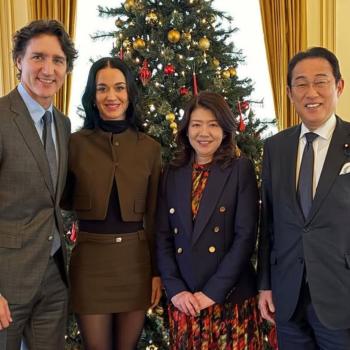 Кэти Перри и Джастин Трюдо теперь ОФИЦИАЛЬНО ВМЕСТЕ. Они встречались с бывшим премьер-министром Японии..