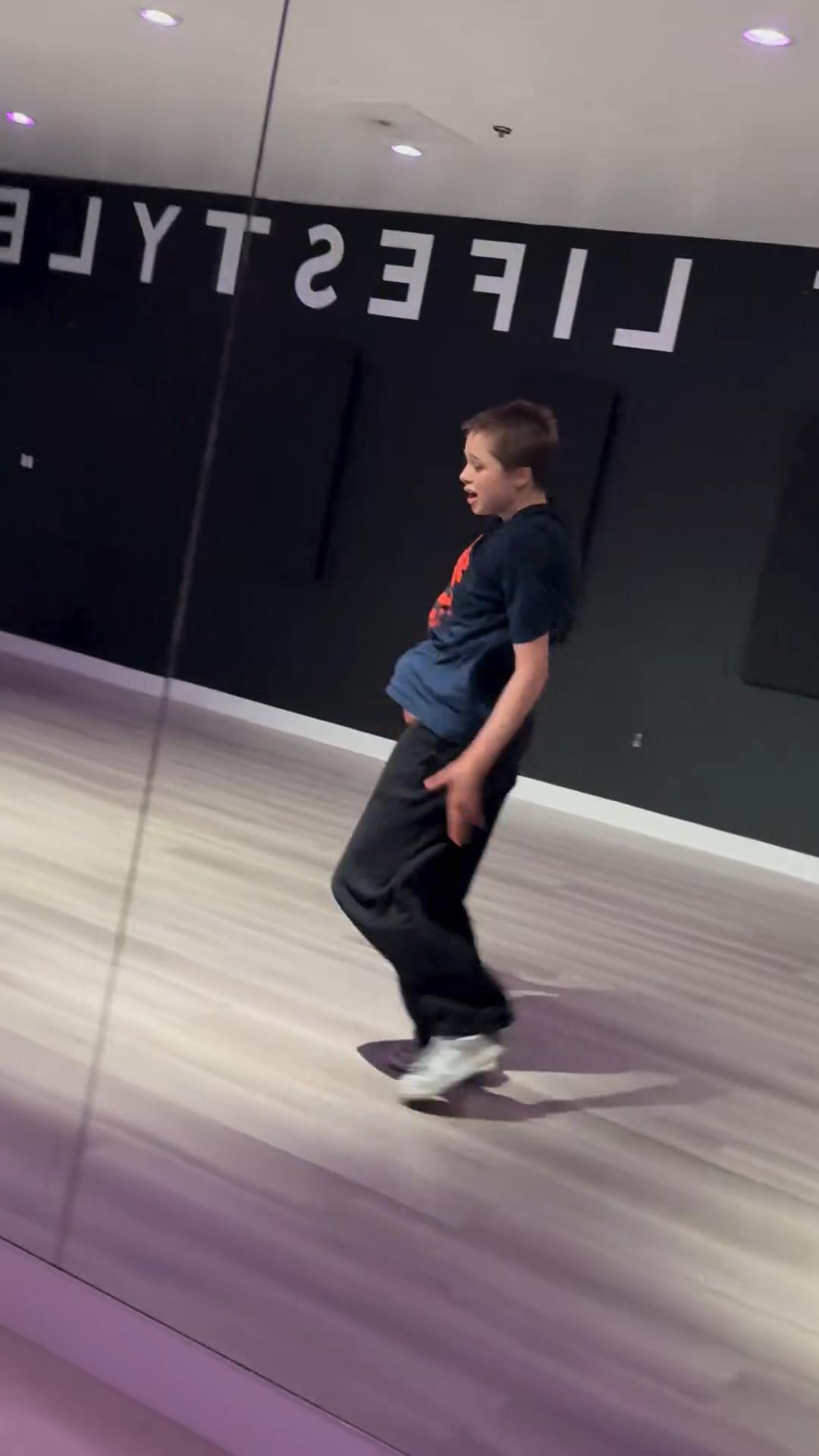 Новые видео с участием дочери Брэда Питта и Анджелины Джоли