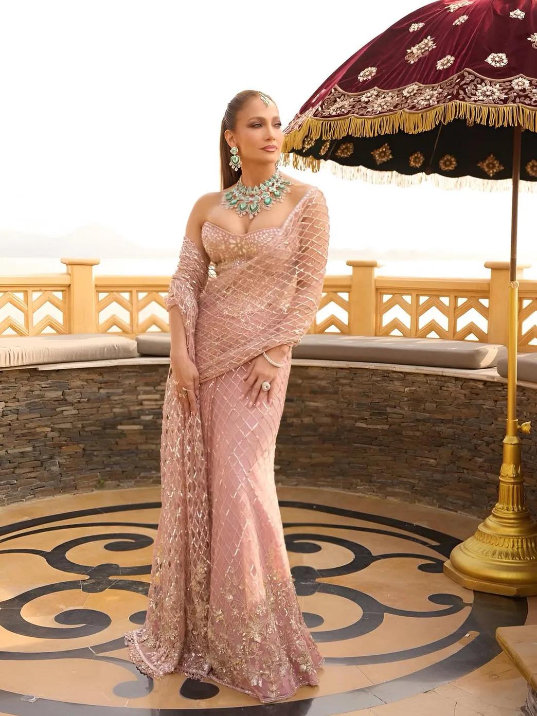 Дженнифер Лопес на свадьбе индийского миллиардера