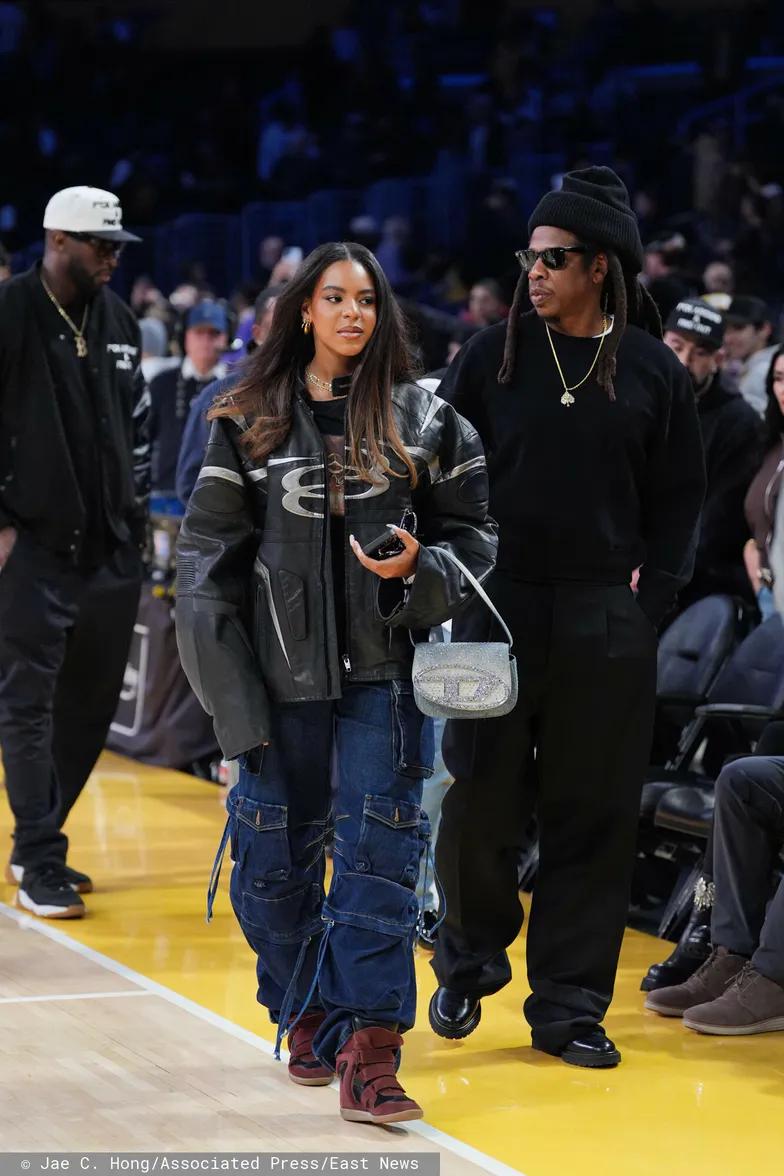 Джей Зи и Блю Айви Картер на матче НБА