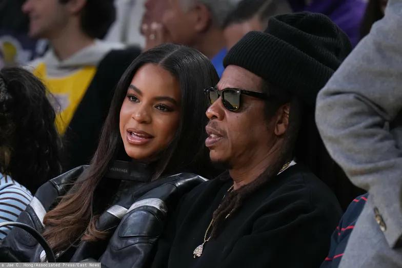 Джей Зи и Блю Айви Картер на матче НБА