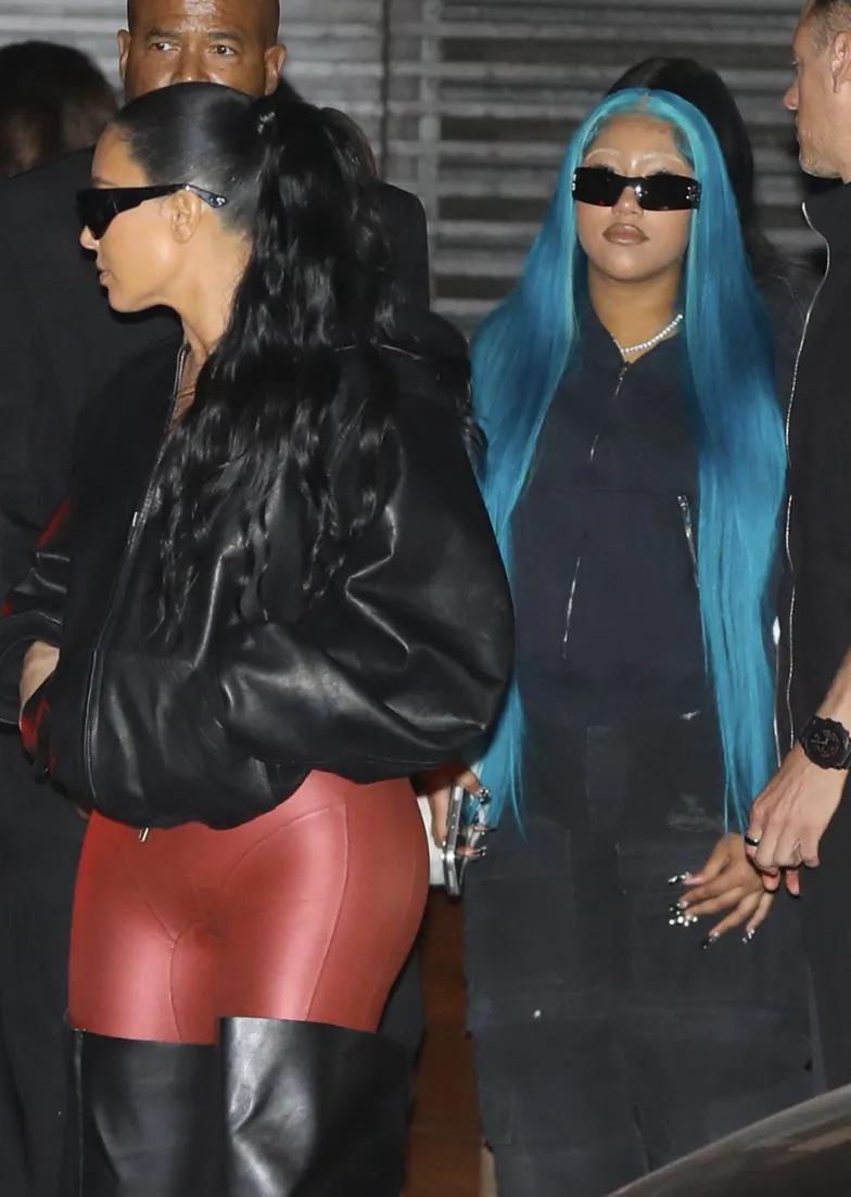 Ким Кардашьян и Норт Уэст сфотографированы в Малибу Ким Кардашьян и Норт Уэст сфотографированы в Малибу