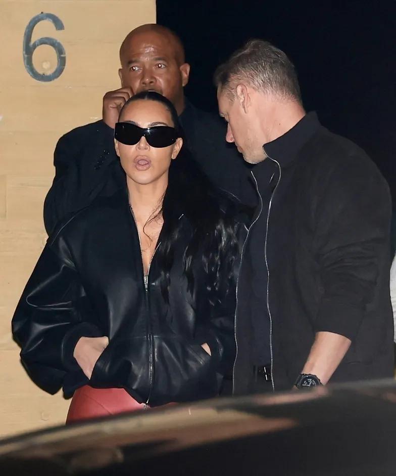 Ким Кардашьян и Норт Уэст сфотографированы в Малибу Ким Кардашьян и Норт Уэст сфотографированы в Малибу