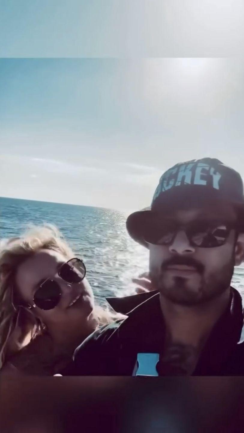 Бритни Спирс на яхте с новым возлюбленным? Бритни Спирс на яхте с новым возлюбленным?