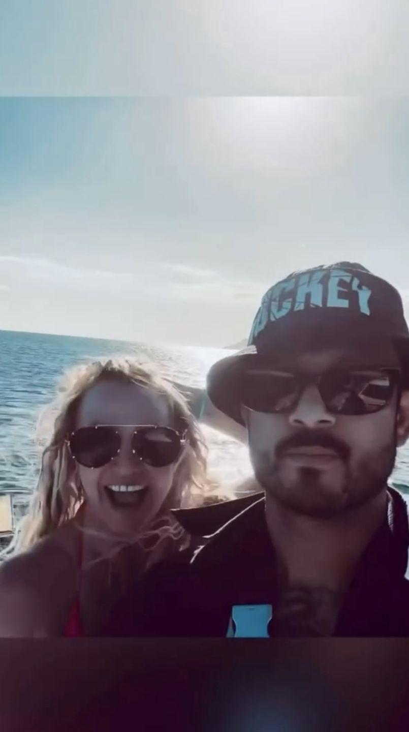 Бритни Спирс на яхте с новым возлюбленным? Бритни Спирс на яхте с новым возлюбленным?