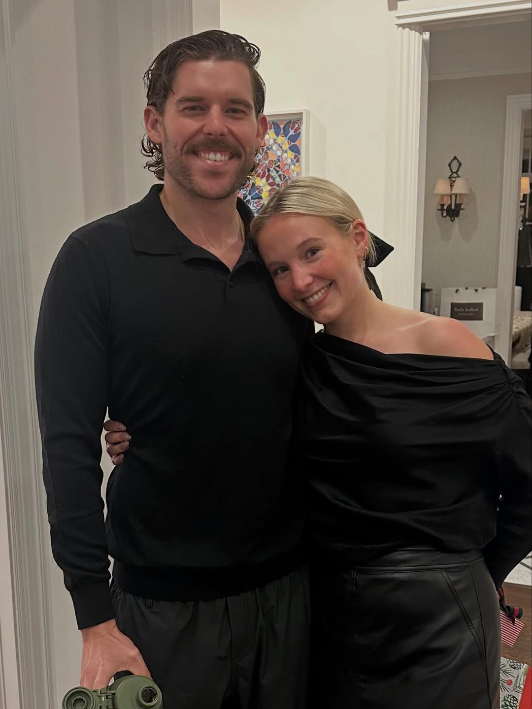 Арнольд воссоединился со своей бывшей женой