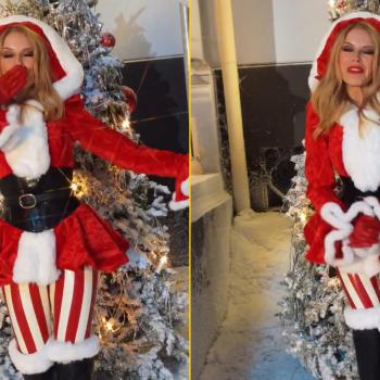 Кайли Миноуг отметила победу в рождественском чарте в образе Санты