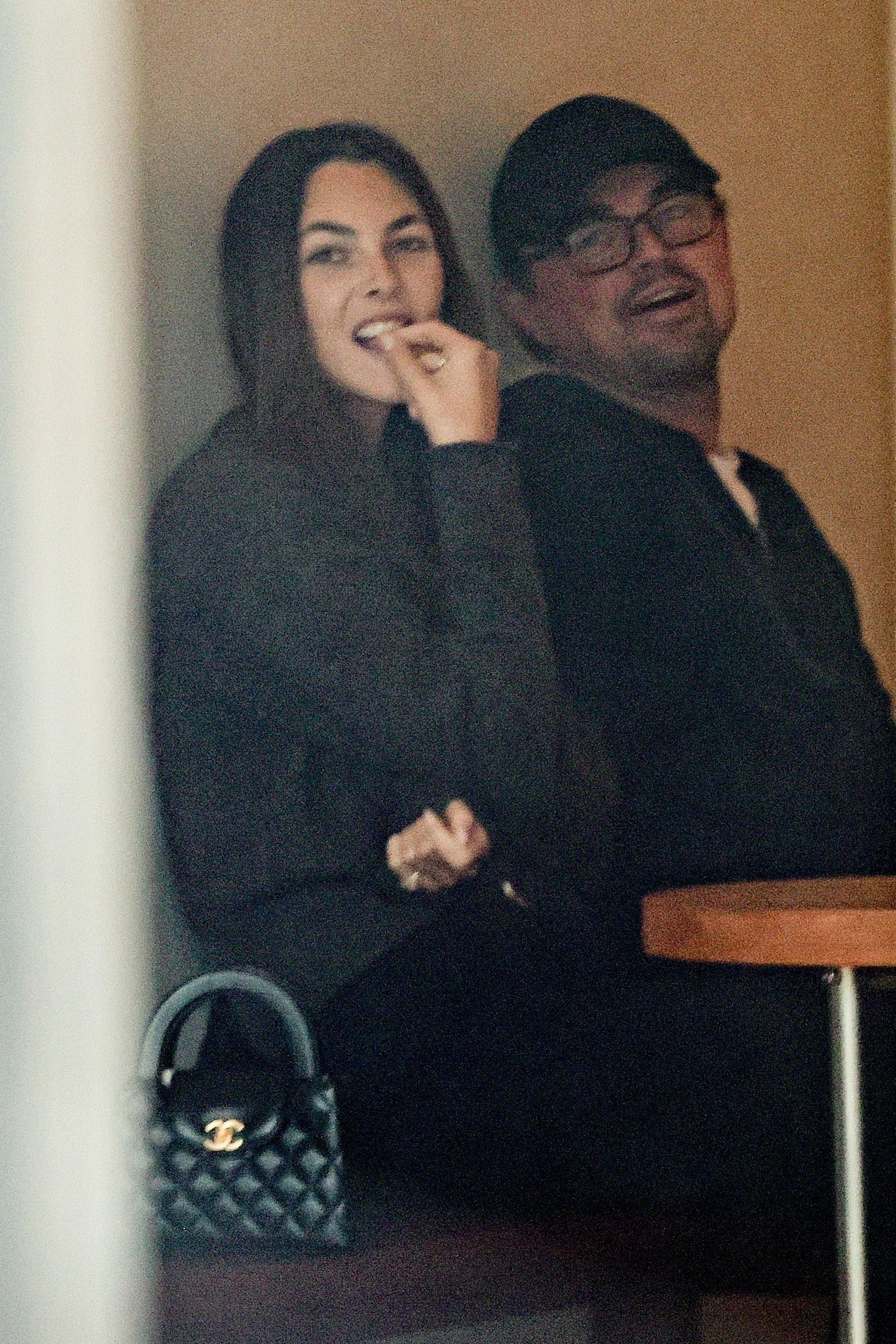 Модель и актер пообедали вместе в кафе. Модель и актер пообедали вместе в кафе.